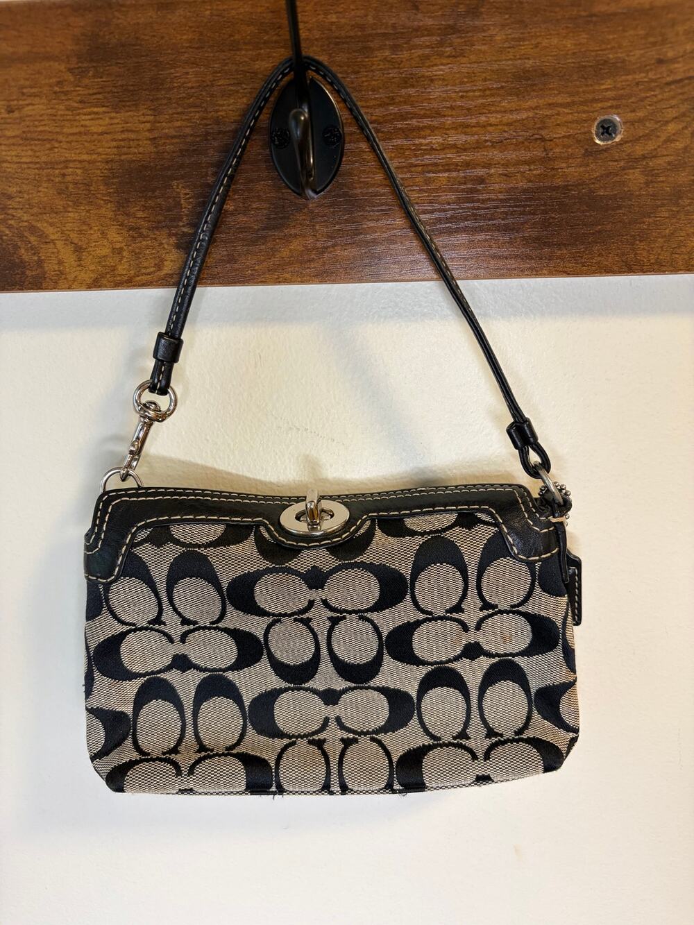Coach Signature C Black Jacquard Small HandBag/Wristlet Turn Lock Baguette Y2K